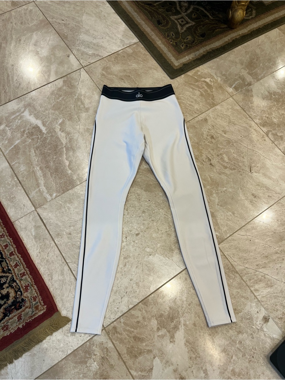 Alo Yoga Airlift High-Waist Suit Up Legging in White Size Small
